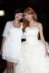 组图：Makiyo拍摄MV 小S为老公深情写歌 