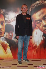 组图：《逃出生天》主创庆功 票房理想或拍续集