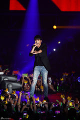 独家高清：GD胜利EXO等唱响StayG演唱会