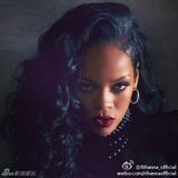 蕾哈娜夏奇拉比拼S身材 互摸美臀现熟女魅力