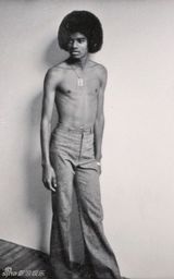 幻灯图集：杰克逊珍贵生活照曝光 旧照显现欢乐时光