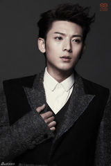 组图：陈翔《漂》夺年度销量冠军 贺岁写真出炉