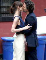 组图：凯拉-奈特利为新片拍摄浪漫吻戏