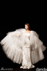 组图：前Jewelry成员李智贤婚纱照曝光