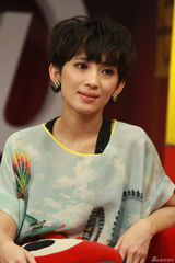 组图：戴佩妮畅聊新专辑 做唱片难做音乐很快乐