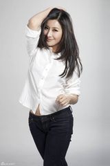 组图：王雅捷靓丽写真曝光 再现青涩时光    