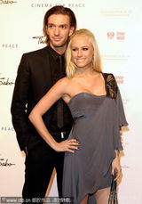 幻灯图：群星柏林出席电影活动 女星盛装亮相抢镜