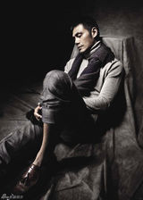 高清图：邵兵最新硬汉写真 释放男人原味魅力