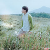 组图：罗力威攀山越岭拍封面 新碟注入诗画美态