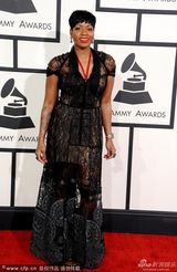 组图：56届格莱美红毯 泰勒透视麦当娜反串绅士