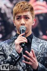 组图：韩团MBLAQ日本开唱 不顾形象大做鬼脸