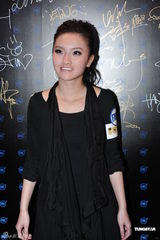 组图：阿Sa拒与陈伟霆同拍戏 容祖儿为身材学泰拳 