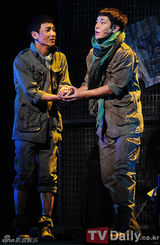 组图：SJ利特池贤宇参演歌舞剧展精湛演技