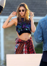 组图：米兰达-可儿悉尼拍写真风姿绰约