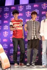 组图：唐朝老五助阵不插电演唱会 胡夏飞儿加盟