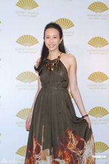 组图：莫文蔚暑假英国陪老公 直言无生育计划