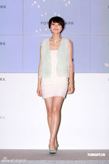 幻灯图集：袁咏仪张智霖秀恩爱 高圆圆暂无结婚计划