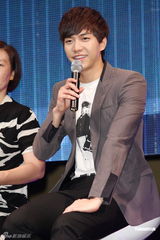 组图：韩星李升基赴台会粉丝 自曝爱台湾美食