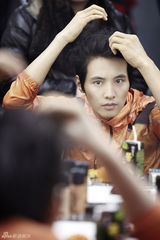 高清组图：元斌写真现场曝光 英俊外表无人能敌