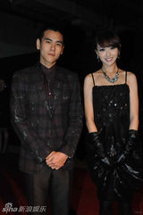 组图：唐嫣性感出席星尚盛典 携手彭于晏亮相