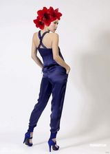 幻灯图：Paula T健康肤色热情亲切 诠释春夏女装