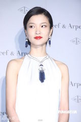 组图：超模杜鹃魅力四射 与林志玲熟络不介意比较