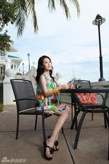 组图：周毅时尚大片曝光 优雅体态塑百变丽人