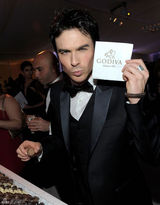 高清图：妮娜和男友伊恩情侣亮相奥斯卡派对