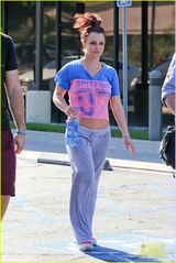 组图：布兰妮清新范儿现身 有男友陪伴满脸幸福