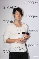 组图：吴建豪为洪金宝儿子电影出演乐团主唱