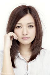 组图：傅晶打造清新自然的活氧写真