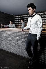 组图：张天其复古写真 展高贵成熟魅力