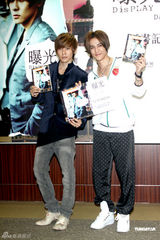 组图：唐禹哲发行新写真 汪东城抱病站台力挺