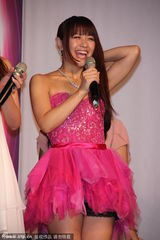 组图：波多野结衣装嫩唱跳出席台湾成人展