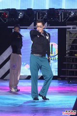 组图：郭富城赴台湾参加跨年演出 近期不结婚