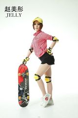 幻灯图：赵美彤滑板写真曝光 展现运动健康一面