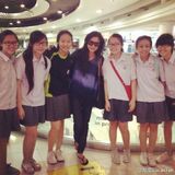 组图：张柏芝清凉装变水上健将 素颜变包子脸