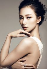 组图：舞蹈家 李 倩 杂志大片婀娜身姿气场十足