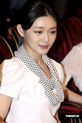 幻灯图集：《未来警察》首映 徐娇人小鬼大反问记者