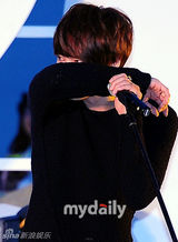 组图：金在中宋智孝携手《豺狼来了》釜山见面会