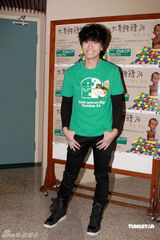 幻灯图：陈柏宇饿肚任饥馑大使 曾尝试40小时不进食