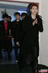 组图：SJ-M赴台中文大升级 动感舞曲High翻全场