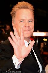 组图：《副作用》首映 王家卫携妻子助阵