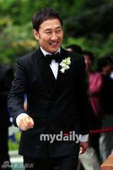 组图：韩国歌手刘烈15日下午举行婚礼