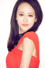 组图：刘娜萍写真曝光 清新脱俗绽放春意笑容