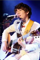 组图：刘承宇出席出道专辑发布尽显可爱魅力