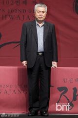 组图：安圣基出席林权泽导演新作记者会