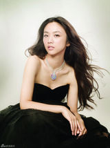 组图：汤唯最新写真曝光 迷离眼神尽显女神范