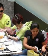 组图：张柏芝次子Quintus近照曝光 肉嘟嘟显可爱