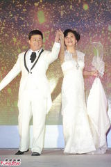 组图：王维基豪花百万办新台试映礼 黄日华做一哥